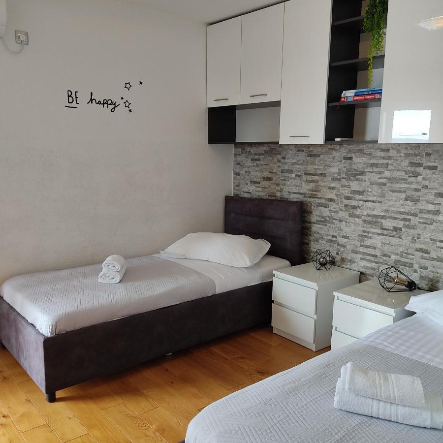 Apartmani Mira Brela Exterior foto